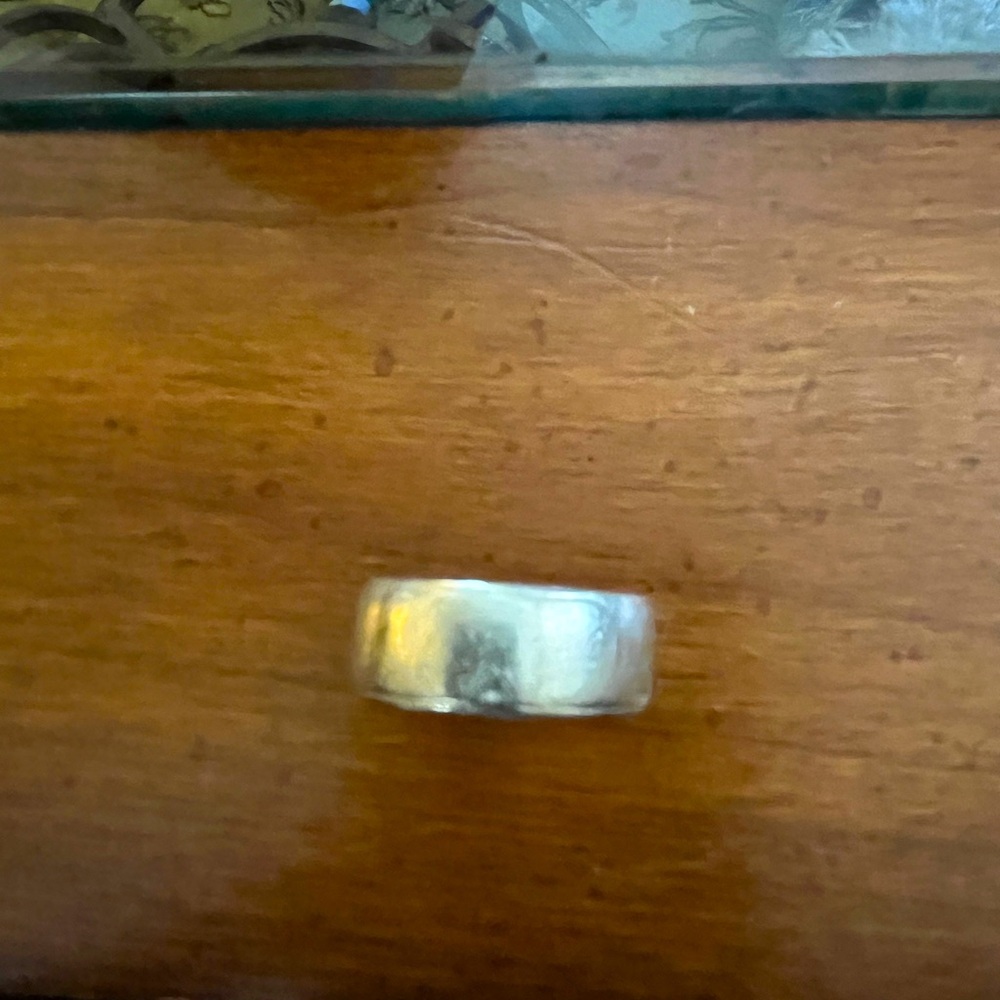 14k White Gold Men’s Wedding Ring